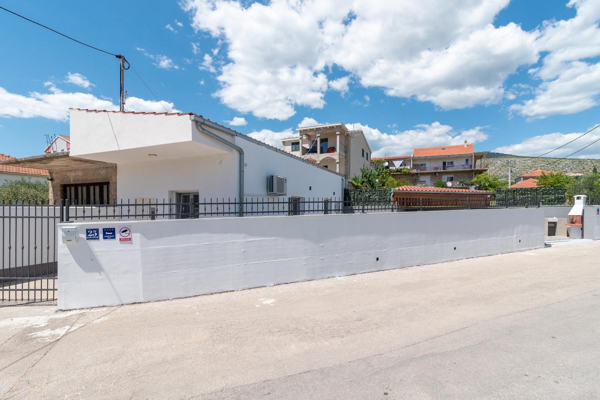 Apartman Dino Trogir Extérieur photo